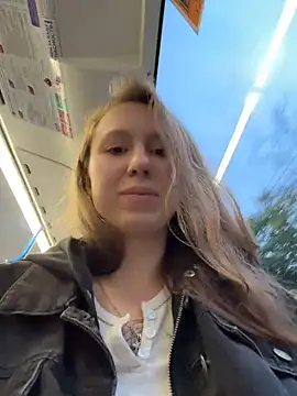 outdoor-houndour stripchat live cam model