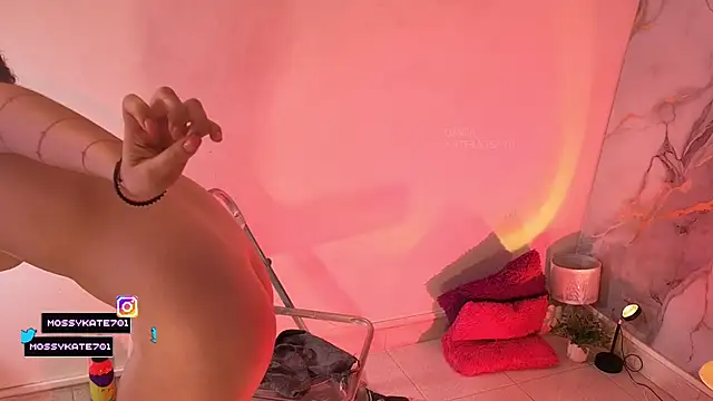 Katemoss70 stripchat live cam model