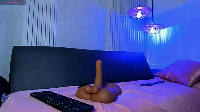 SandyFeral stripchat live cam model