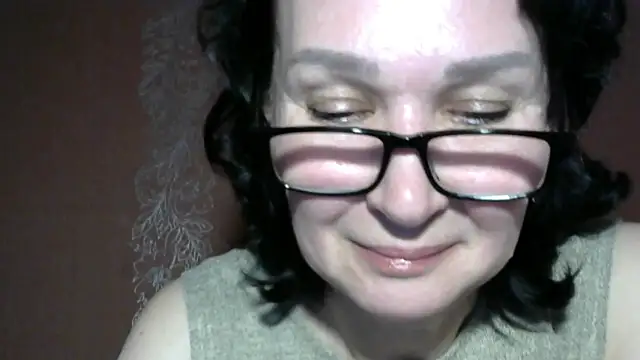 PrettyAndWild stripchat live cam model