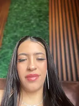 ArianaBlum stripchat live cam model