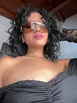 xnoiawell stripchat live cam model