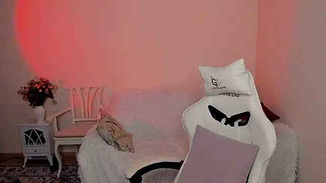 MishkaMe stripchat live cam model