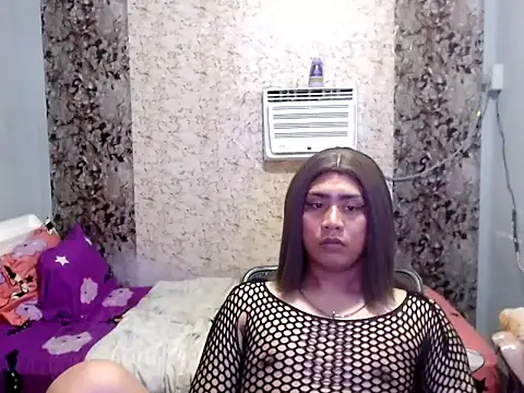 Pretty_Shaine stripchat live cam model