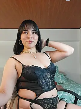 Ari_Elisse stripchat live cam model
