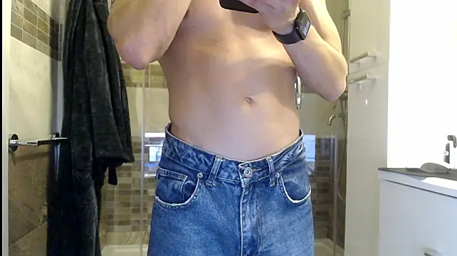 LoganAthletic stripchat live cam model