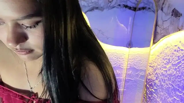 Paulette_v stripchat live cam model