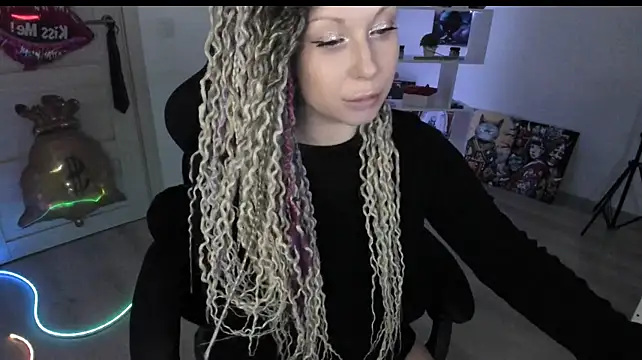 HoneySallyMoore stripchat live cam model