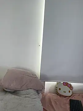 Ivelleee_ stripchat live cam model