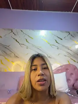 Kimmiebellarie stripchat live cam model