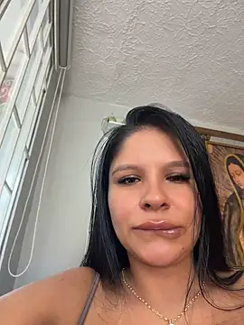 Elara_Luxe stripchat live cam model