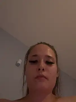 Poppylooloo stripchat live cam model