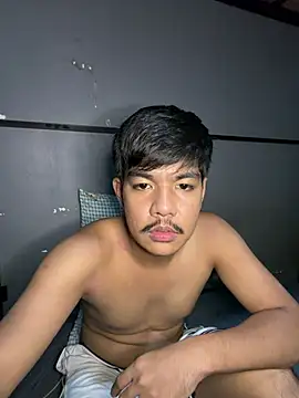 Dylannn_30 stripchat live cam model