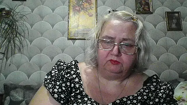 MarinaFarina53 stripchat live cam model