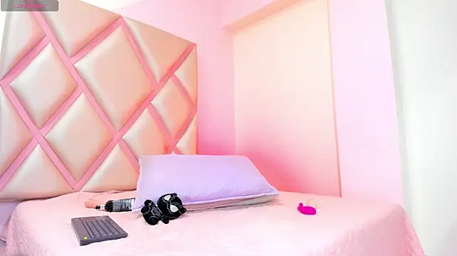 little_star_23 stripchat live cam model