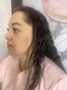 Nails_Lucia stripchat live cam model