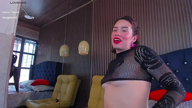 YlecyLeon stripchat live cam model
