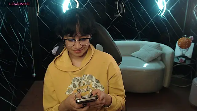 Lili_Gomez_ stripchat live cam model