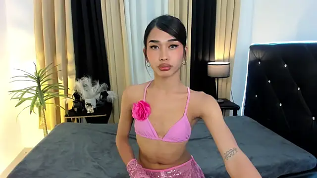 Sambrooklyn777 stripchat live cam model