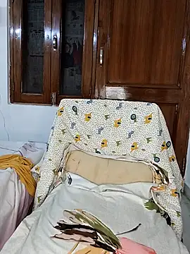 miss_raavy stripchat live cam model