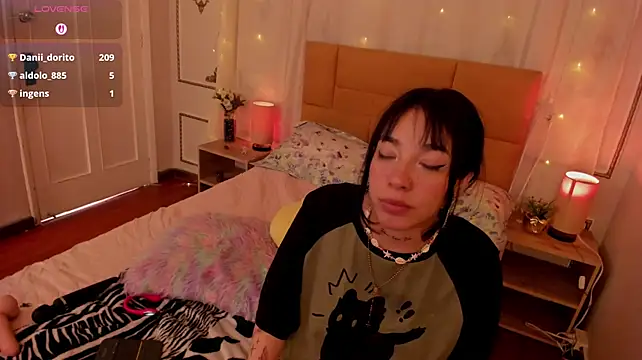 EmaLittle stripchat live cam model