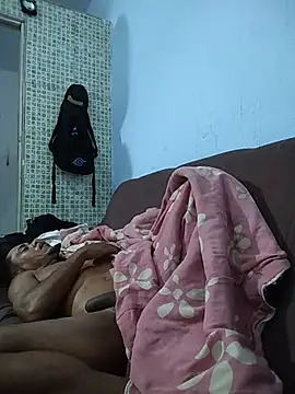 Benh333 stripchat live cam model