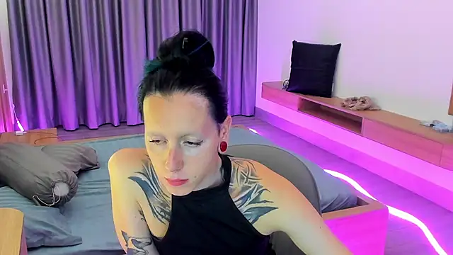 ivo_blake stripchat live cam model