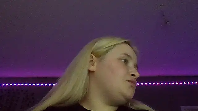 Light_Luna stripchat live cam model