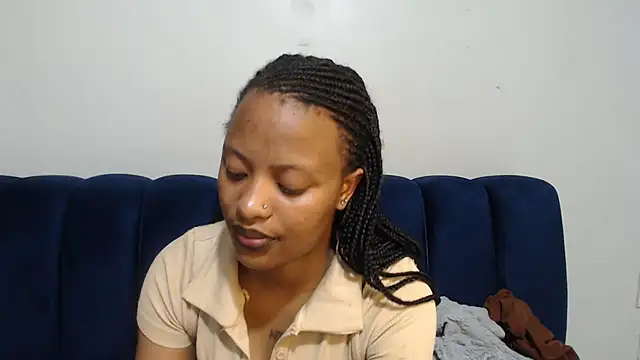 Youngling05 stripchat live cam model