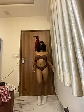 Lyra_girl stripchat live cam model