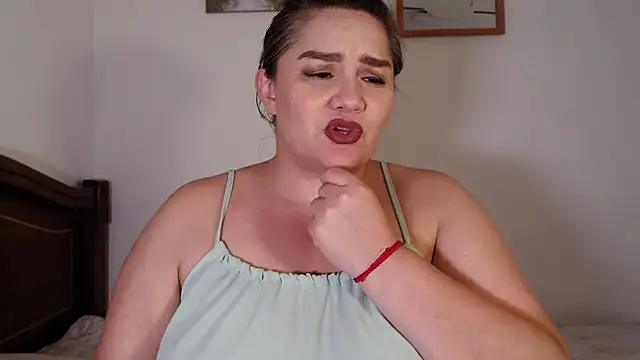 antoniamoreno82 stripchat live cam model