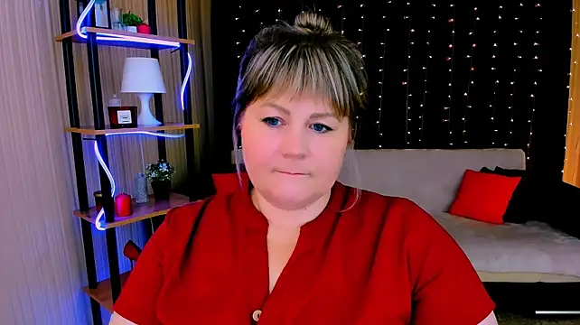 CrystaalStaar stripchat live cam model