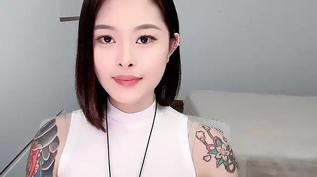 Ivy_360 stripchat live cam model