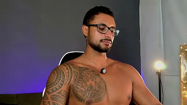 LiamGarcia1 stripchat live cam model