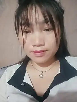 lylaanhmin stripchat live cam model