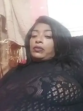 DOVE85 stripchat live cam model