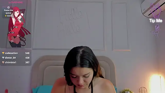 Nahomyrain stripchat live cam model