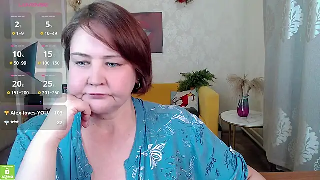 QUEEN02030 stripchat live cam model