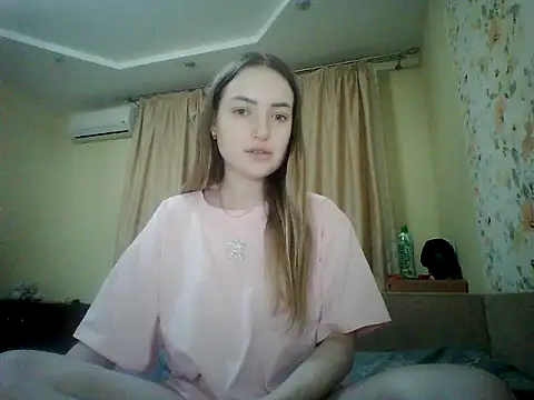 Lisanta stripchat live cam model