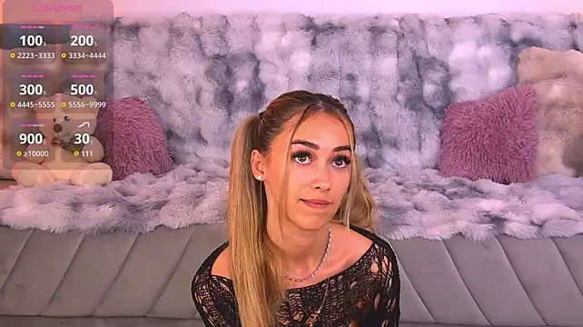 AmyKenttt stripchat live cam model