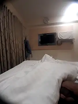 amitaround stripchat live cam model