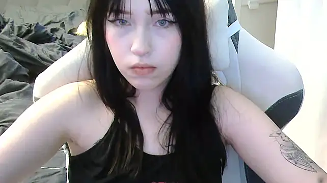 EvaHurt stripchat live cam model