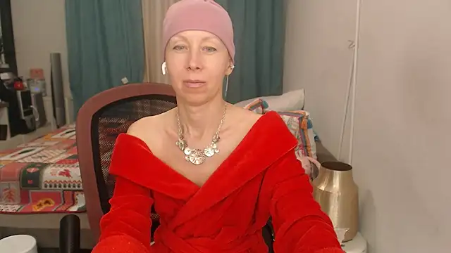 LuxuryNika stripchat live cam model