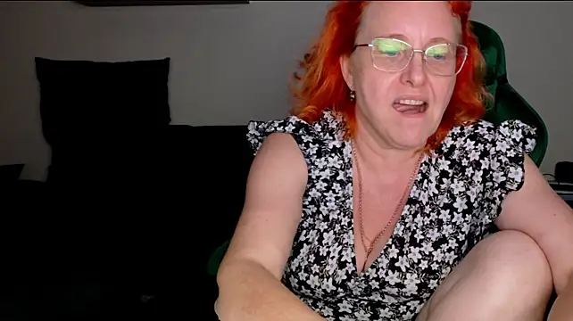 JoannaAndNeighbour stripchat live cam model