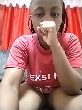 Missallan stripchat live cam model