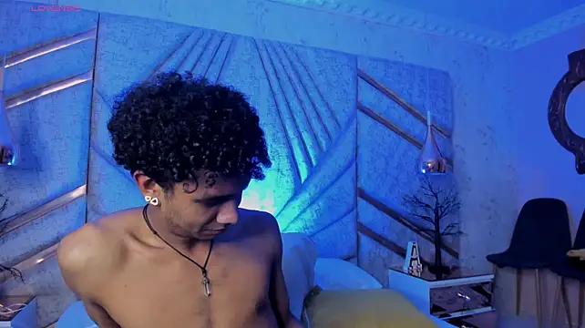 MarckThompsonn stripchat live cam model