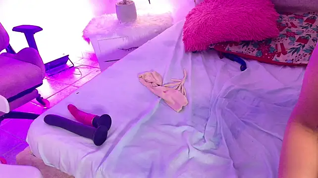 kiarasexy69 stripchat live cam model
