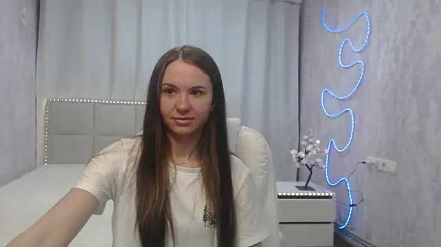 KaraCriegs stripchat live cam model