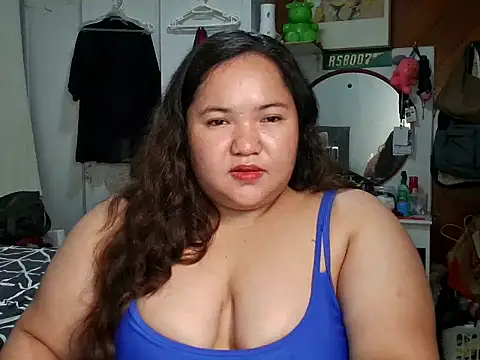 LianaCruzado stripchat live cam model