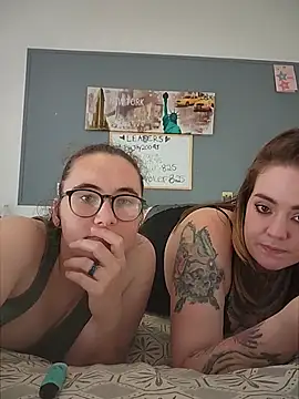AndHerXO stripchat live cam model